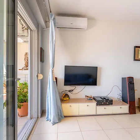 Sea View Getaway Apartment